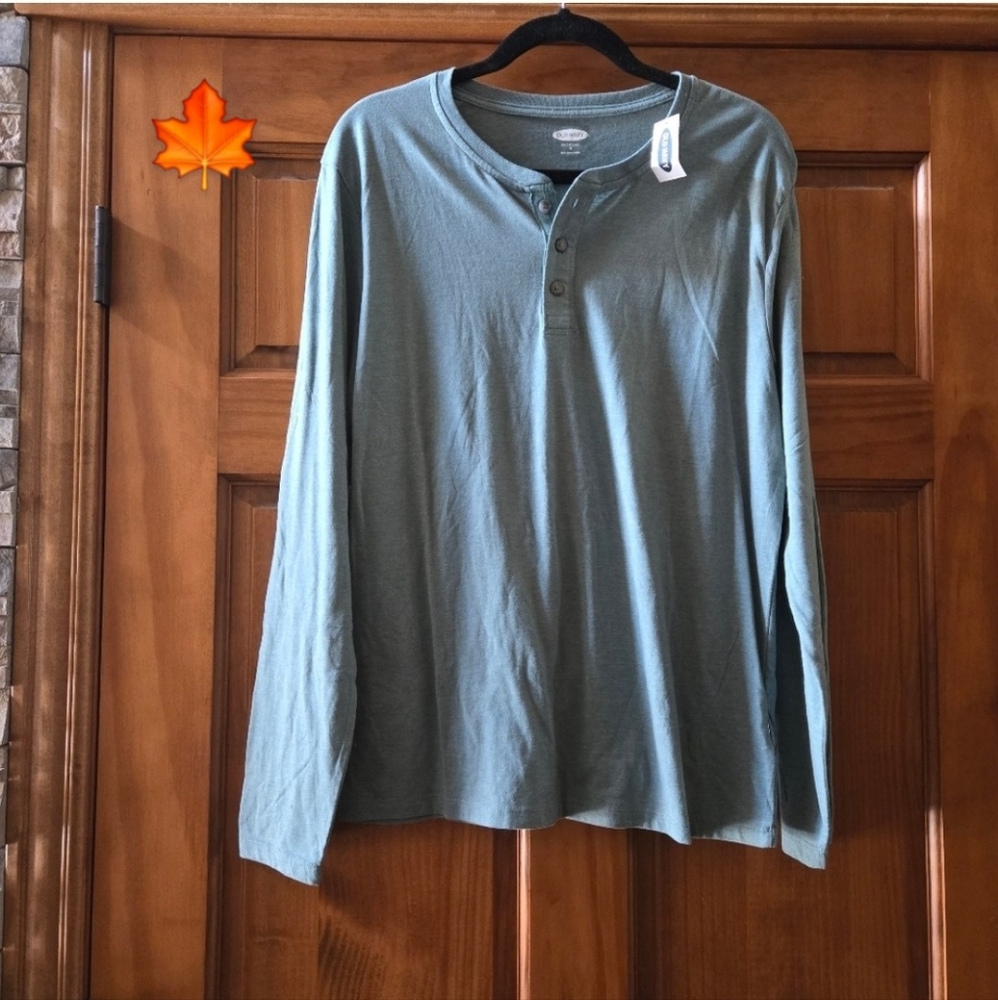 NEW OLD NAVY LONG SLEEVE TSHIRT FRONT BUTTONS Size M